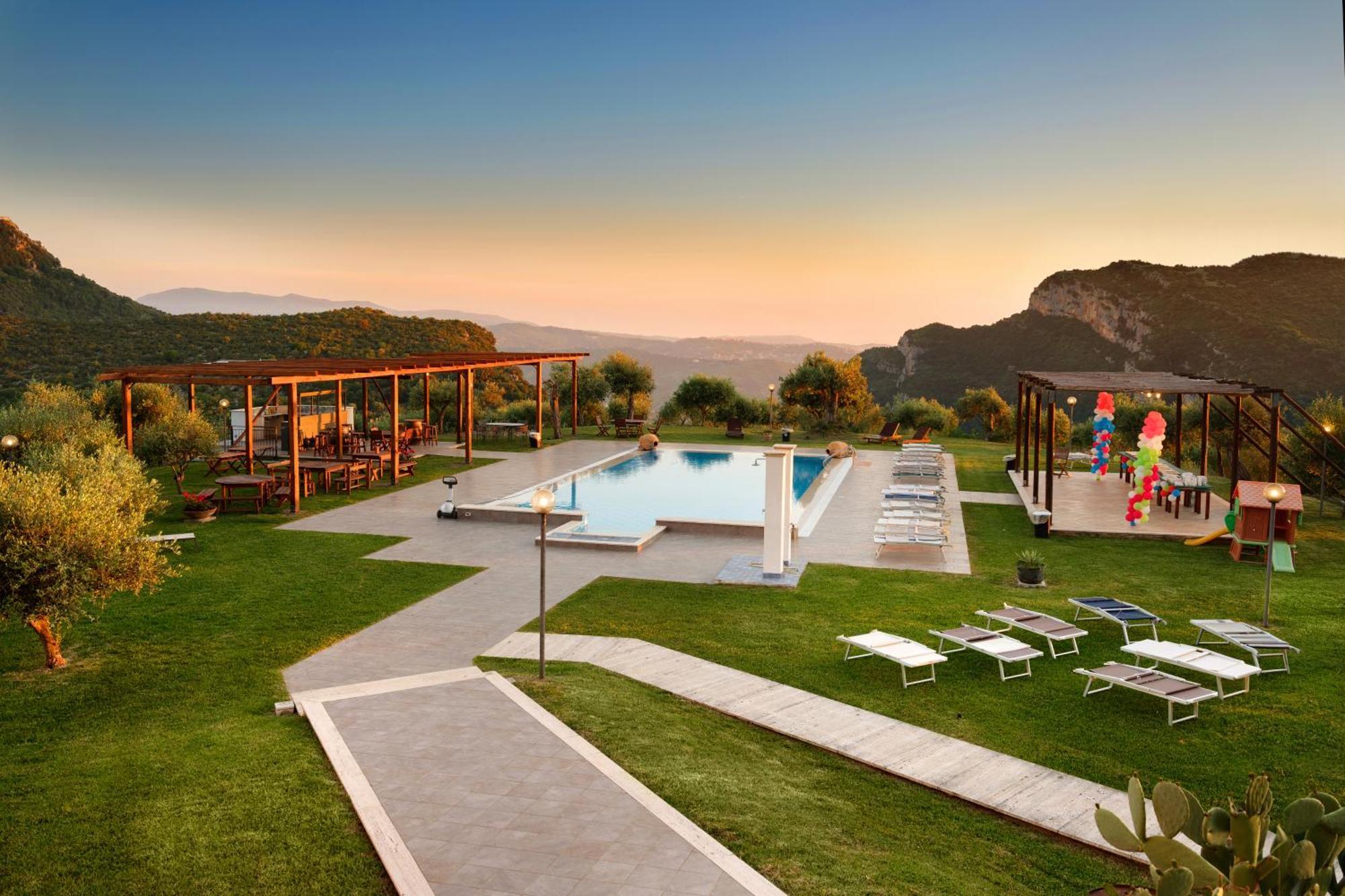 L' Aia Resort Trentinara Bagian luar foto