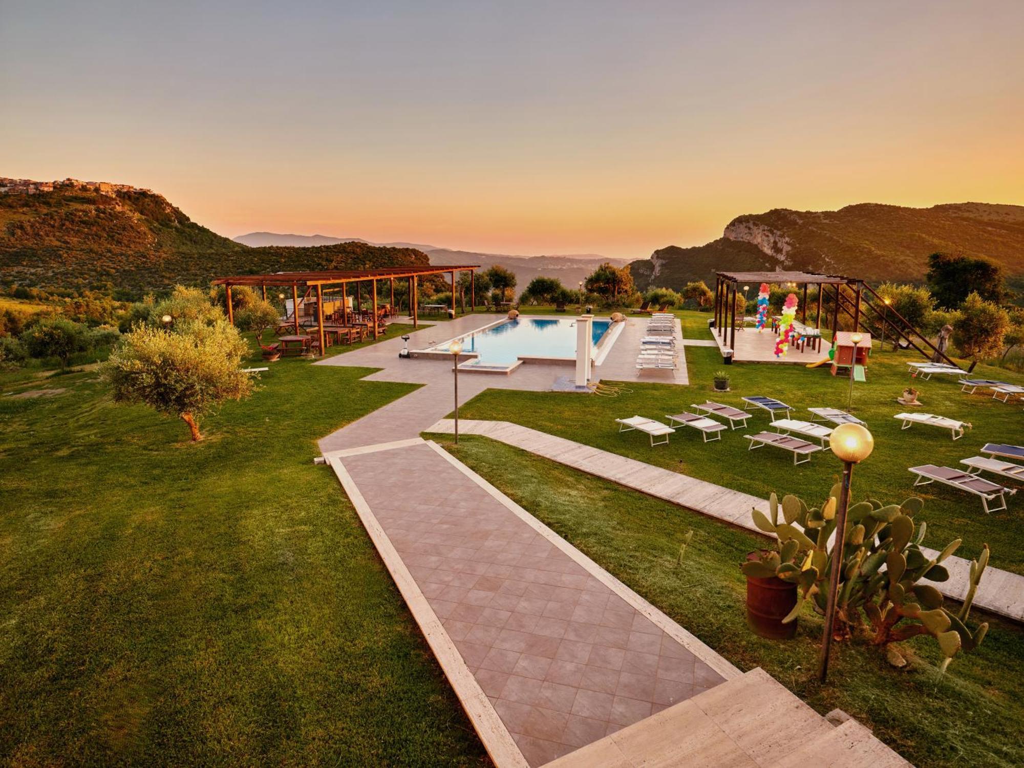 L' Aia Resort Trentinara Bagian luar foto