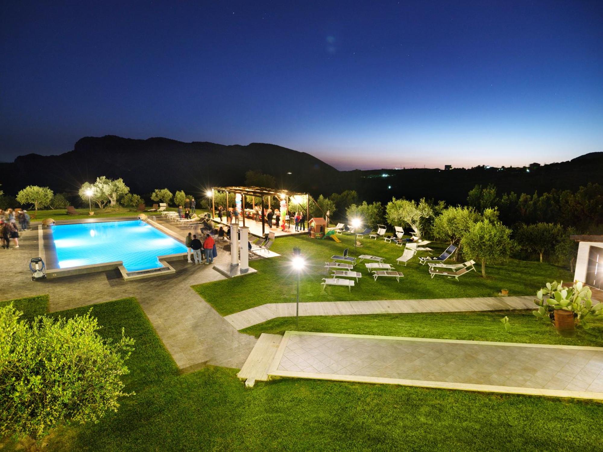 L' Aia Resort Trentinara Bagian luar foto