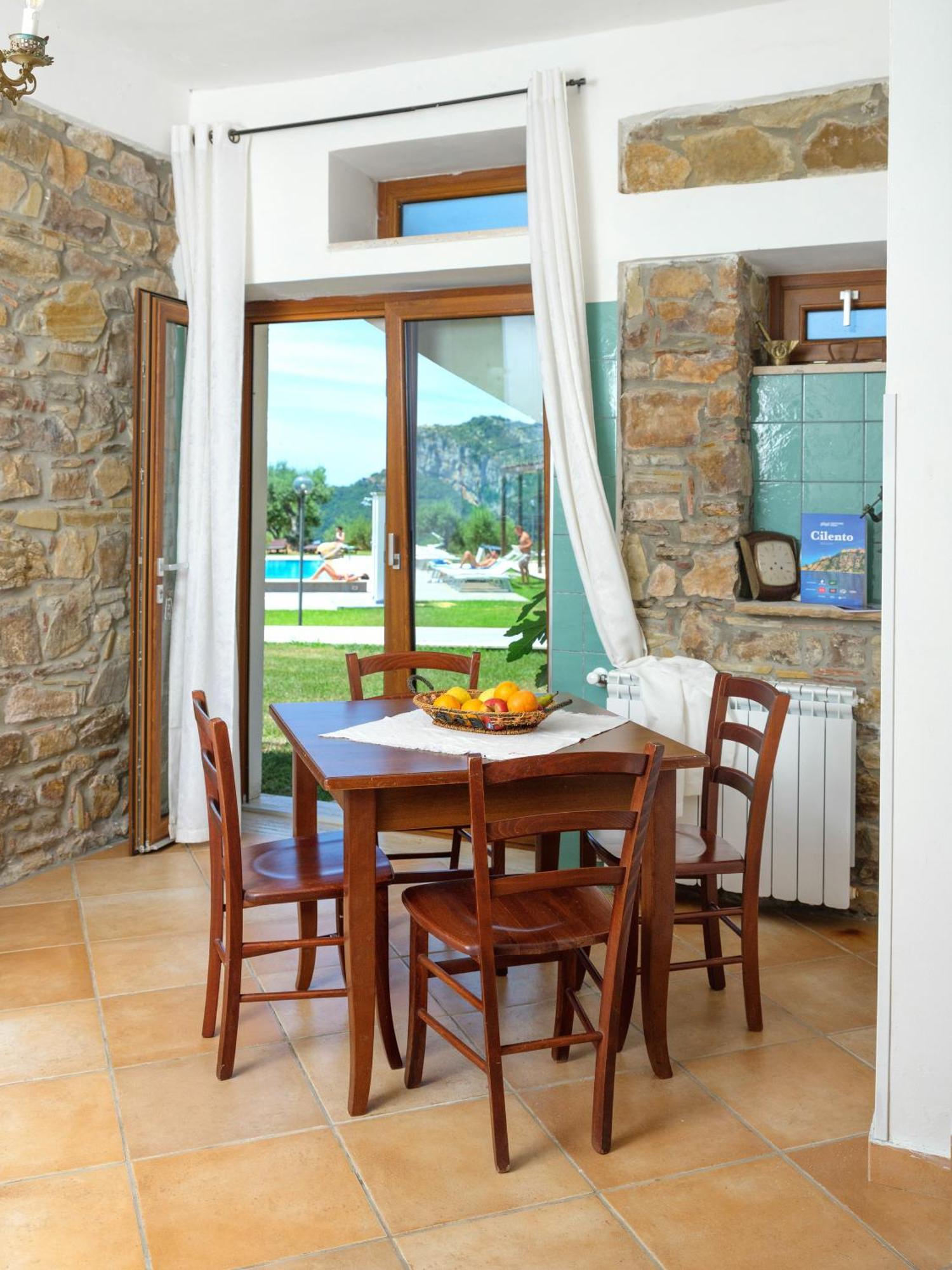 L' Aia Resort Trentinara Bagian luar foto
